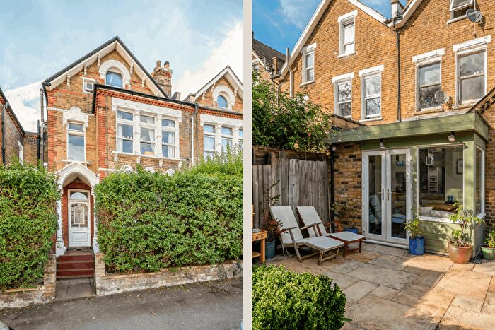 2 Bedroom Flat For Sale In Halesworth Road, London, SE13