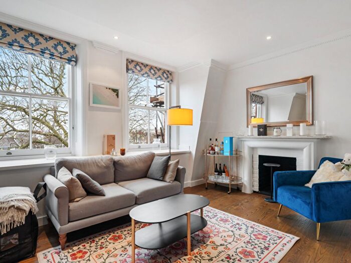 2 Bedroom Flat To Rent In Egerton Gardens, London, SW3