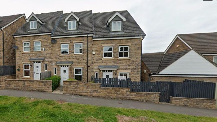 3 Bedroom Semi Detached House For Sale In New Street, Idle, Bradford, BD10