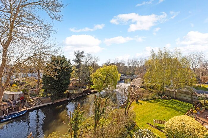 2 Bedroom Flat To Rent In Whittets Ait, Jessamy Road, Weybridge, KT13