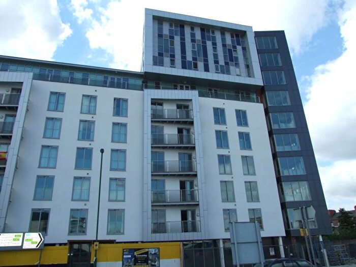 2 Bedroom Apartment To Rent In Queens Road, Nottingham, Nottinghamshire, NG2