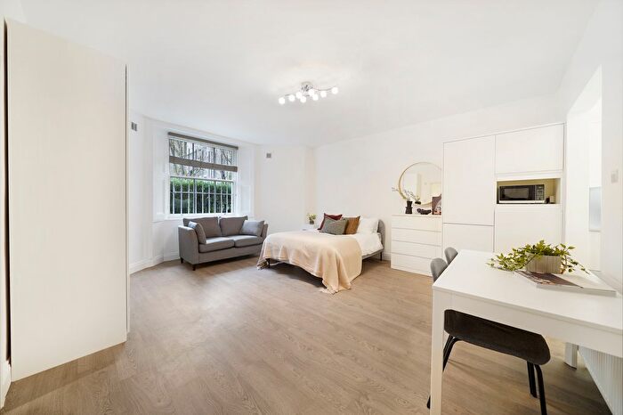 Studio To Rent In Pembridge Square, London, W2