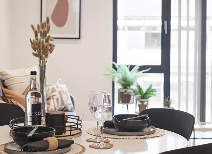 2 Bedroom Flat To Rent In The Picture House, Ilford, IG1