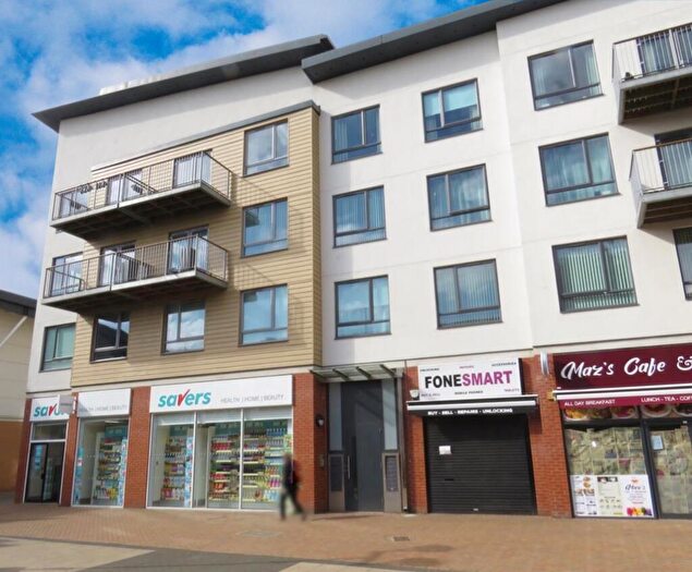 2 Bedroom Apartment To Rent In Town Centre, Hatfield, AL10