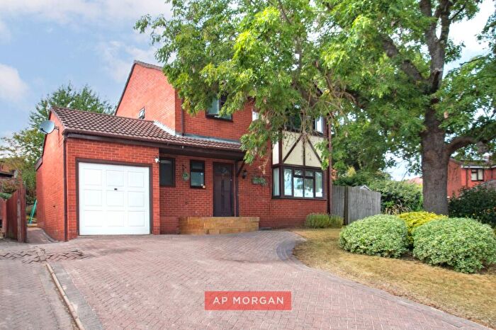 4 Bedroom Detached House For Sale In Batsford Close, Wirehill, Redditch, Worcestershire, B98