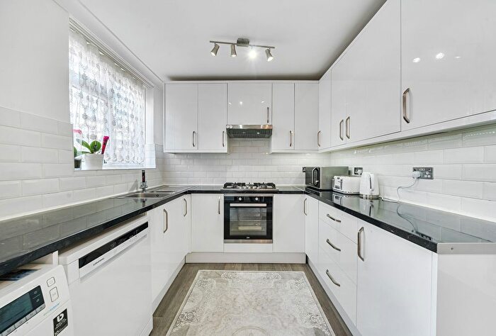 3 Bedroom Terraced House For Sale In Manor Road, Mitcham, CR4