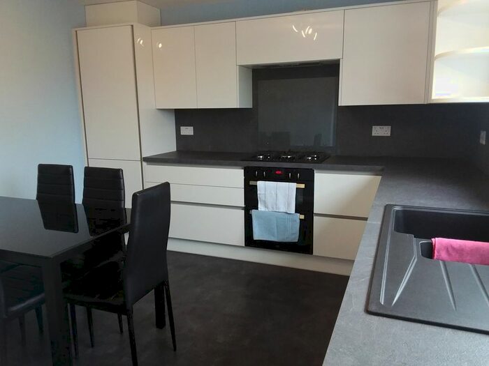 3 Bedroom Semi-Detached House To Rent In Toftstead, Armthorpe, Doncaster, DN3