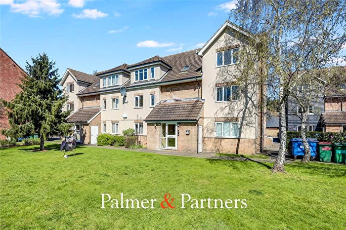 2 Bedroom Apartment For Sale In Brooklands Walk, Chelmsford, Essex, CM2