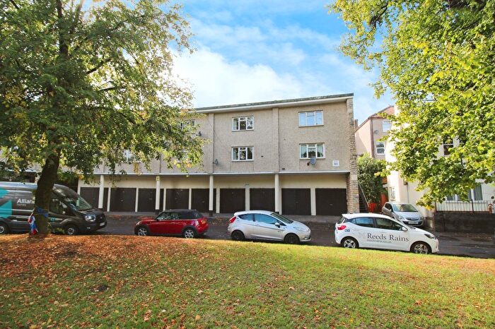 2 Bedroom Maisonette For Sale In Bank Place, Pill, Bristol, BS20