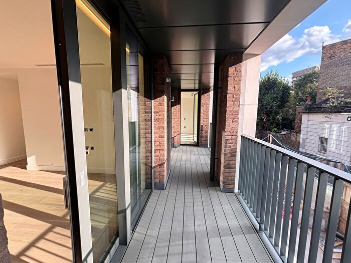 2 Bedroom Flat To Rent In Majesty House, Postal Way, London, WC1X