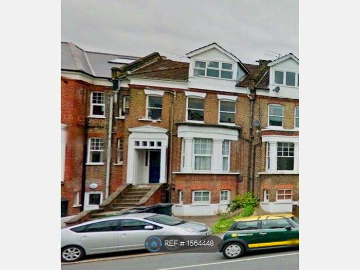 2 Bedroom Flat To Rent In Park Avenue, London, N22