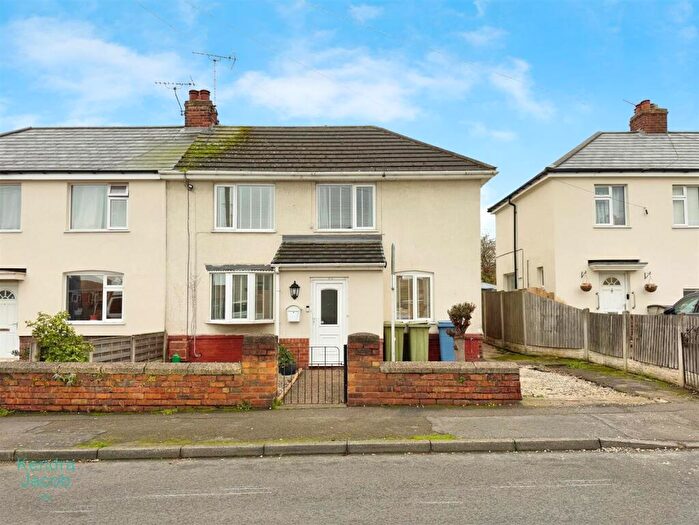 4 Bedroom Semi-Detached House For Sale In Markham Road, Langold, Worksop, S81