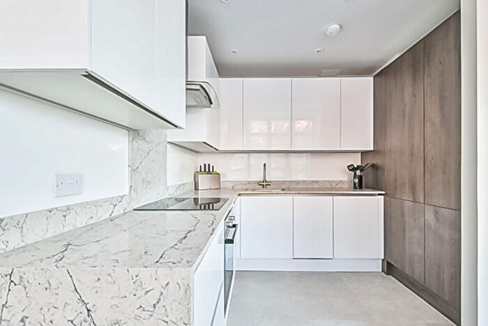 2 Bedroom Flat To Rent In City Road, Old Street, London, EC1V