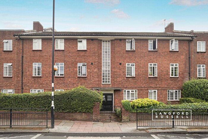 2 Bedroom Flat To Rent In Wyndham Road Camberwell, SE5