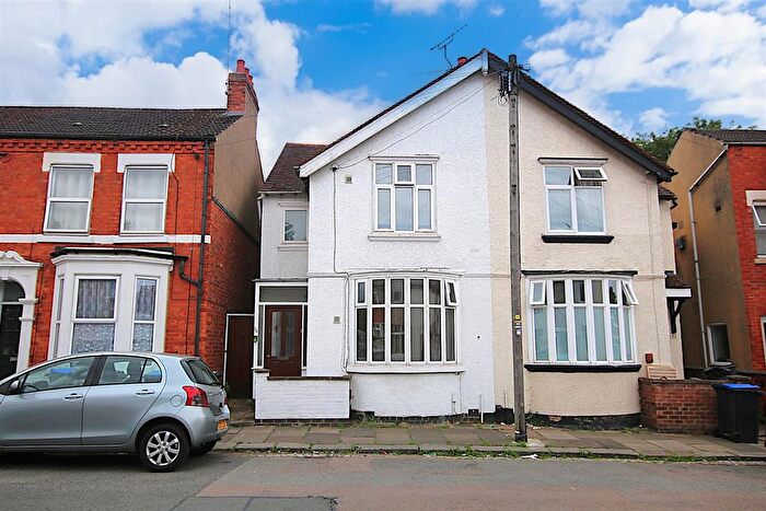 3 Bedroom Semi-detached House For Sale In Ruskin Road, Kingsthorpe, NN2
