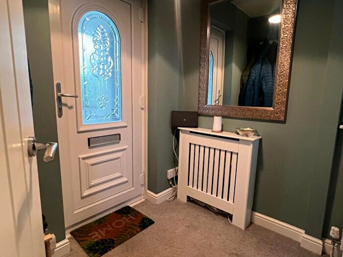 3 Bedroom Semi-Detached House For Sale In Wainbridge Crescent, BS35