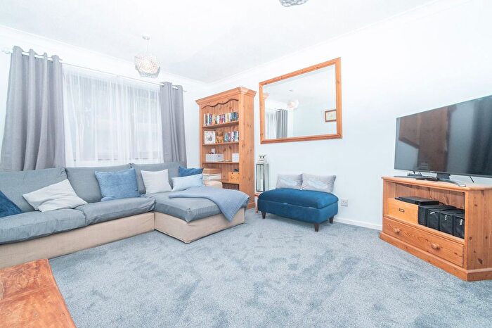 3 Bedroom End Of Terrace House For Sale In Beamont Close, Manston, CT12