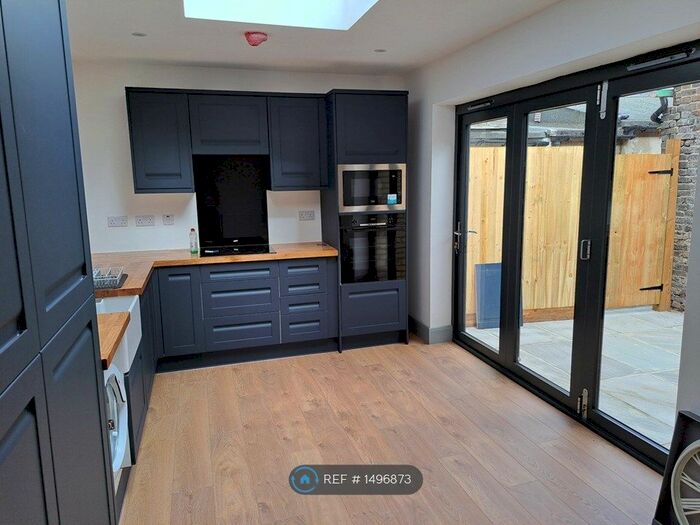 3 Bedroom Flat To Rent In Tyrwhitt Rd, London, SE4