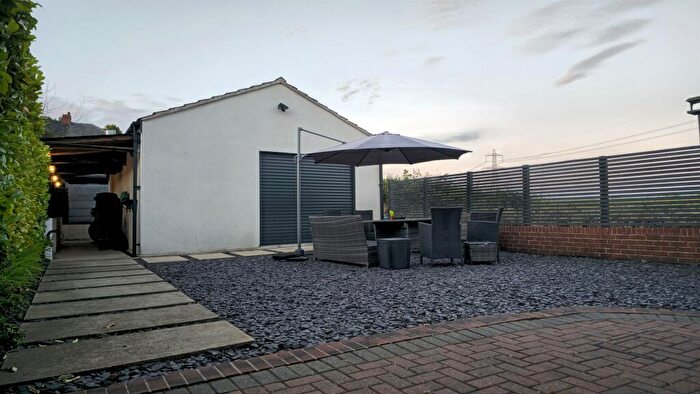 3 Bedroom Semi Detached House For Sale In Brierley Road, South Hiendley, Barnsley, S72