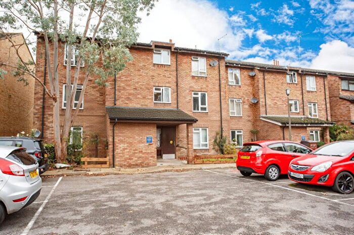 1 Bedroom Flat To Rent In Wyke Road, Raynes Park, London, SW20