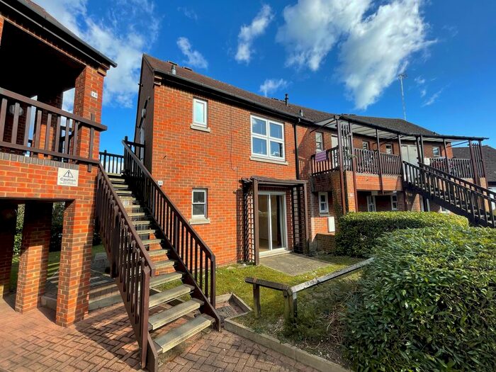 1 Bedroom Flat To Rent In Sunningdale Mews, Welwyn Garden City, AL7