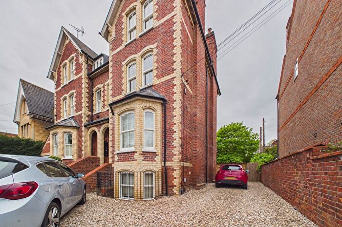 2 Bedroom Flat To Rent In Alexandra Road, Reading, Berkshire, RG1