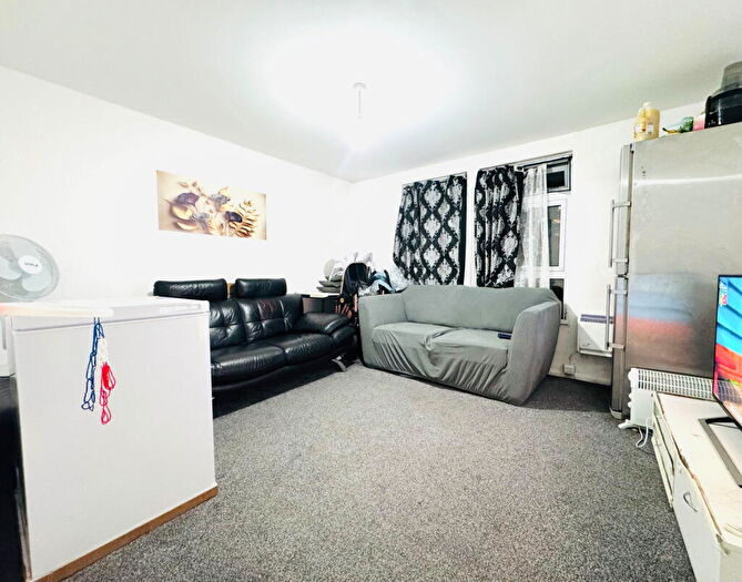 1 Bedroom Flat To Rent In Crayford High Street, Crayford, Dartford, DA1