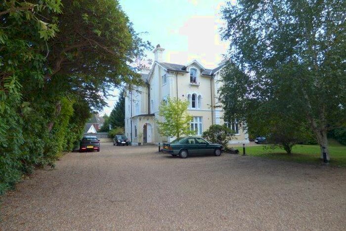 2 Bedroom Flat To Rent In Broadwater Down, Tunbridge Wells, TN2