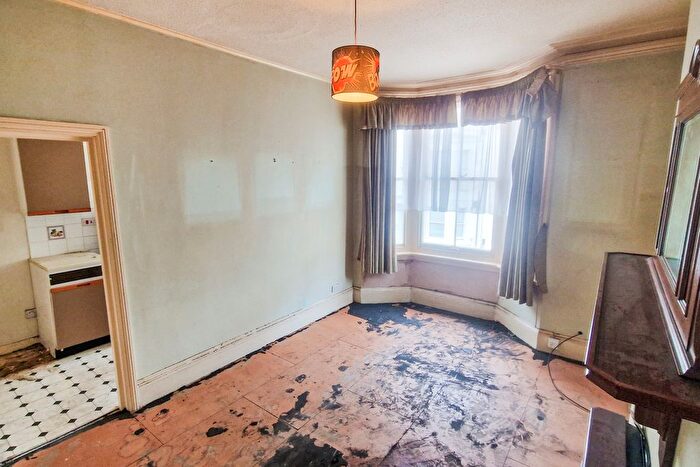 1 Bedroom Flat For Sale In Lansdowne Street, Hove, BN3
