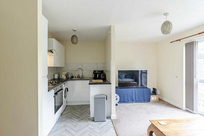 1 Bedroom Flat For Sale In Woodlands Court, Woodwell Road, Shirehampton, Bristol, BS11