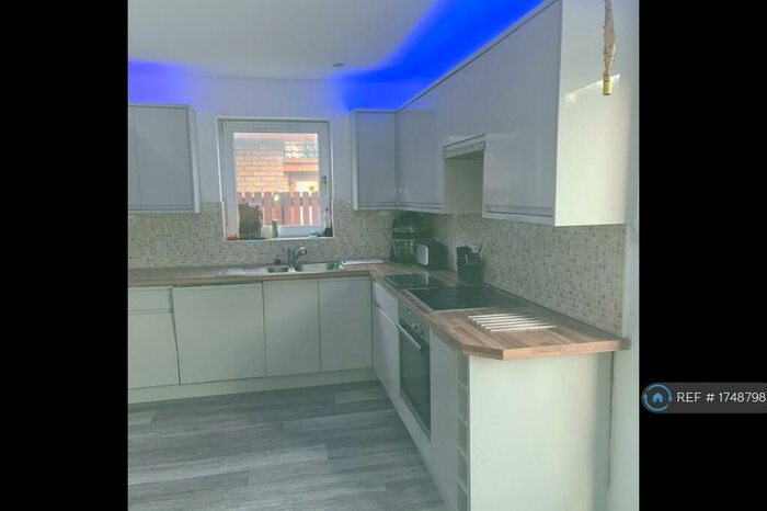 5 Bedroom Detached House To Rent In Wallace Wynd, Carluke, ML8