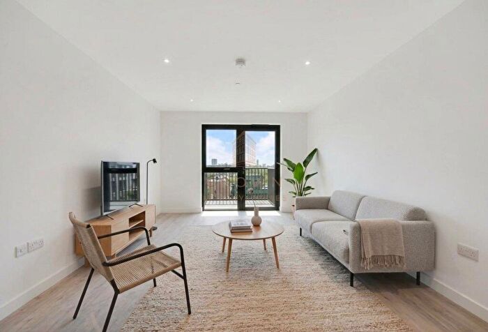 1 Bedroom Apartment To Rent In Scarlet Court, Woodberry Down, N4