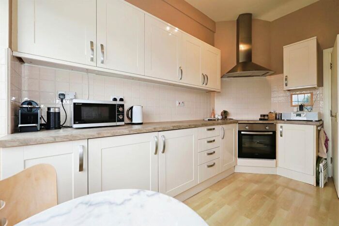2 Bedroom Flat For Sale In Farley Lane, Romsley, Halesowen, B62