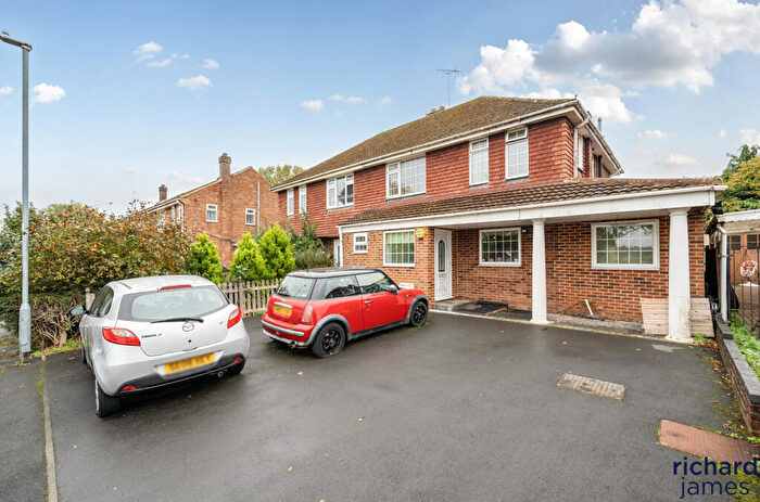 3 Bedroom Semi-Detached House For Sale In Queens Drive, Swindon, SN3
