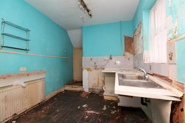 3 Bedroom End Of Terrace House For Sale In Balmoral Grove, Rhyl, Denbighshire, LL18