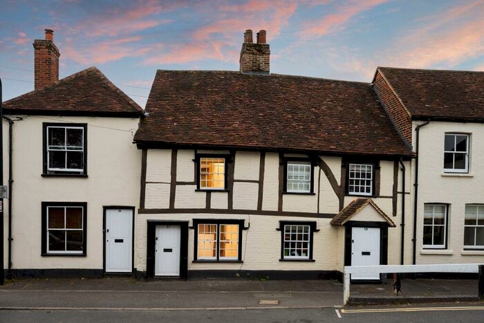 2 Bedroom Terraced House To Rent In West Mills, Newbury, RG14