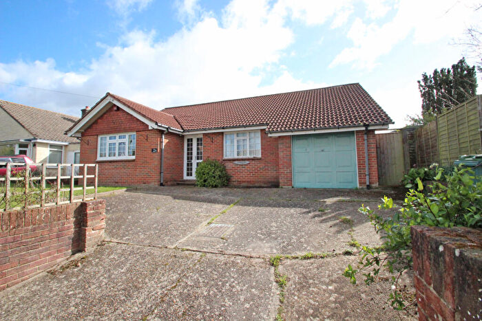 3 Bedroom Bungalow To Rent In A Palmers Road, Wootton Bridge, PO33