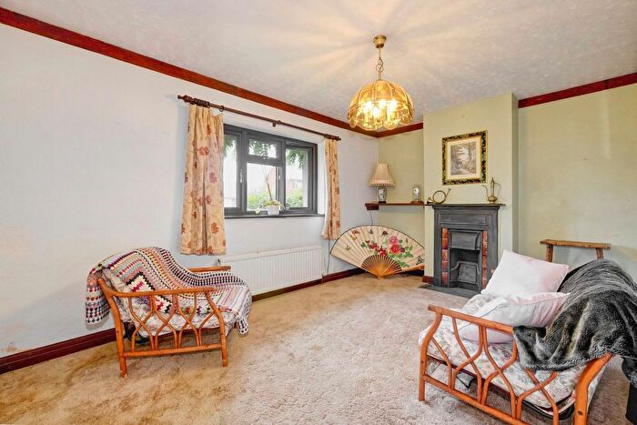 2 Bedroom Detached House For Sale In Marshfoot Lane, Hailsham, BN27