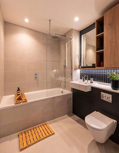 1 Bedroom Flat To Rent In Aviator Drive, Brent Cross, NW2