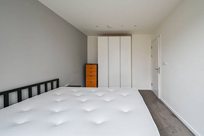 2 Bedroom Flat To Rent In Patina Mansions, East Village, Stratford, London, E20