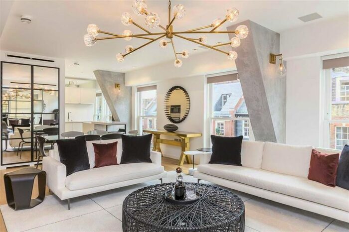 3 Bedroom Flat To Rent In Essex Street, London, WC2R