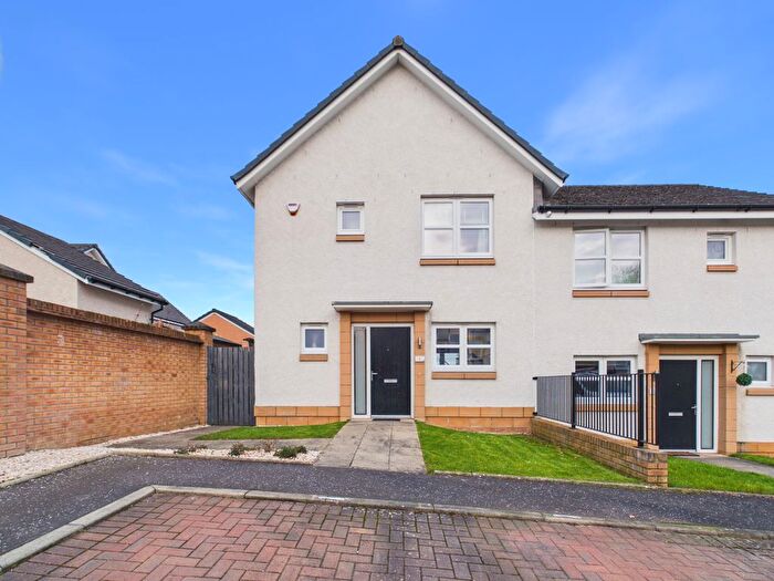 3 Bedroom Semi Detached House For Sale In Kingfisher Avenue, Ferniegair, Hamilton, ML3