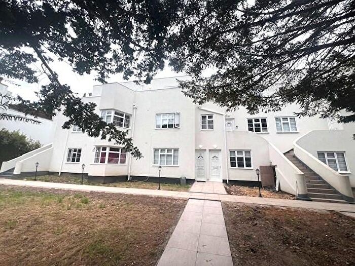 2 Bedroom Apartment To Rent In The Avenue, Wembley, HA9