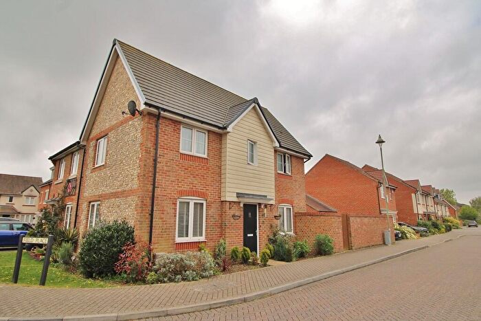 3 Bedroom Semi Detached House For Sale In School Lane, Havant, PO9