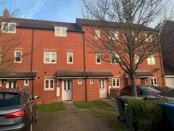 4 Bedroom Property To Rent In Congreve Way, Stratford-Upon-Avon, CV37