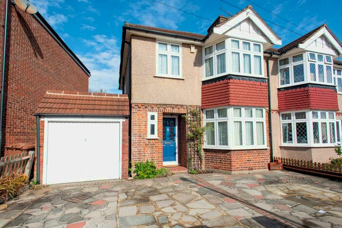 3 Bedroom Semi-Detached House To Rent In Dulverton Road, London, SE9