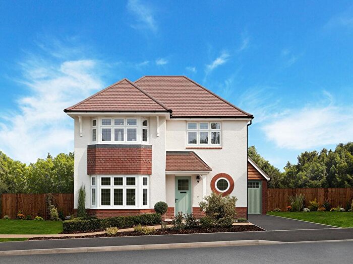 3 Bedroom Detached House For Sale In Pinewood Way, Chichester, PO19