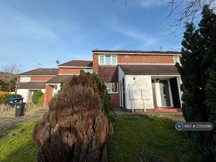 1 Bedroom Maisonette To Rent In Tudor Walk, Leatherhead, KT22