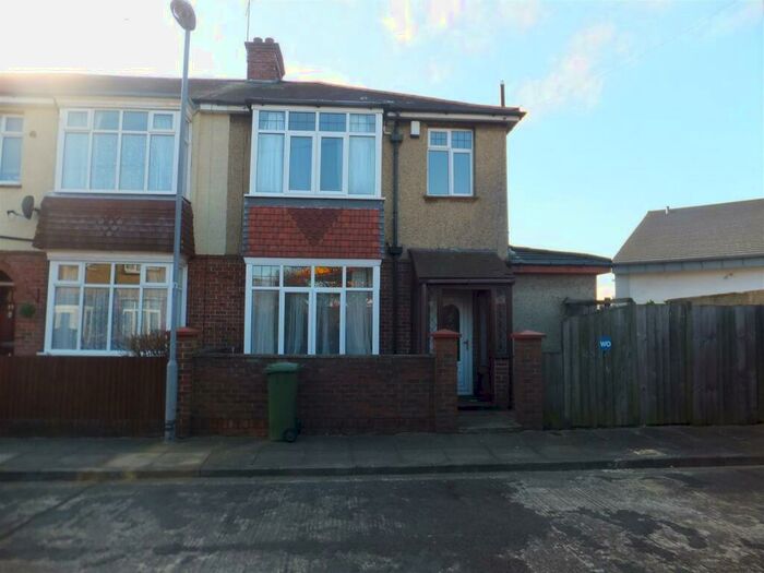 5 Bedroom End Of Terrace House To Rent In Chestnut Avenue, Southsea, PO4