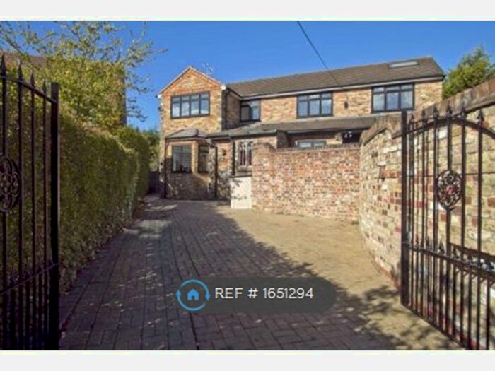 4 Bedroom Semi-Detached House To Rent In Priory Close, Ruislip, HA4